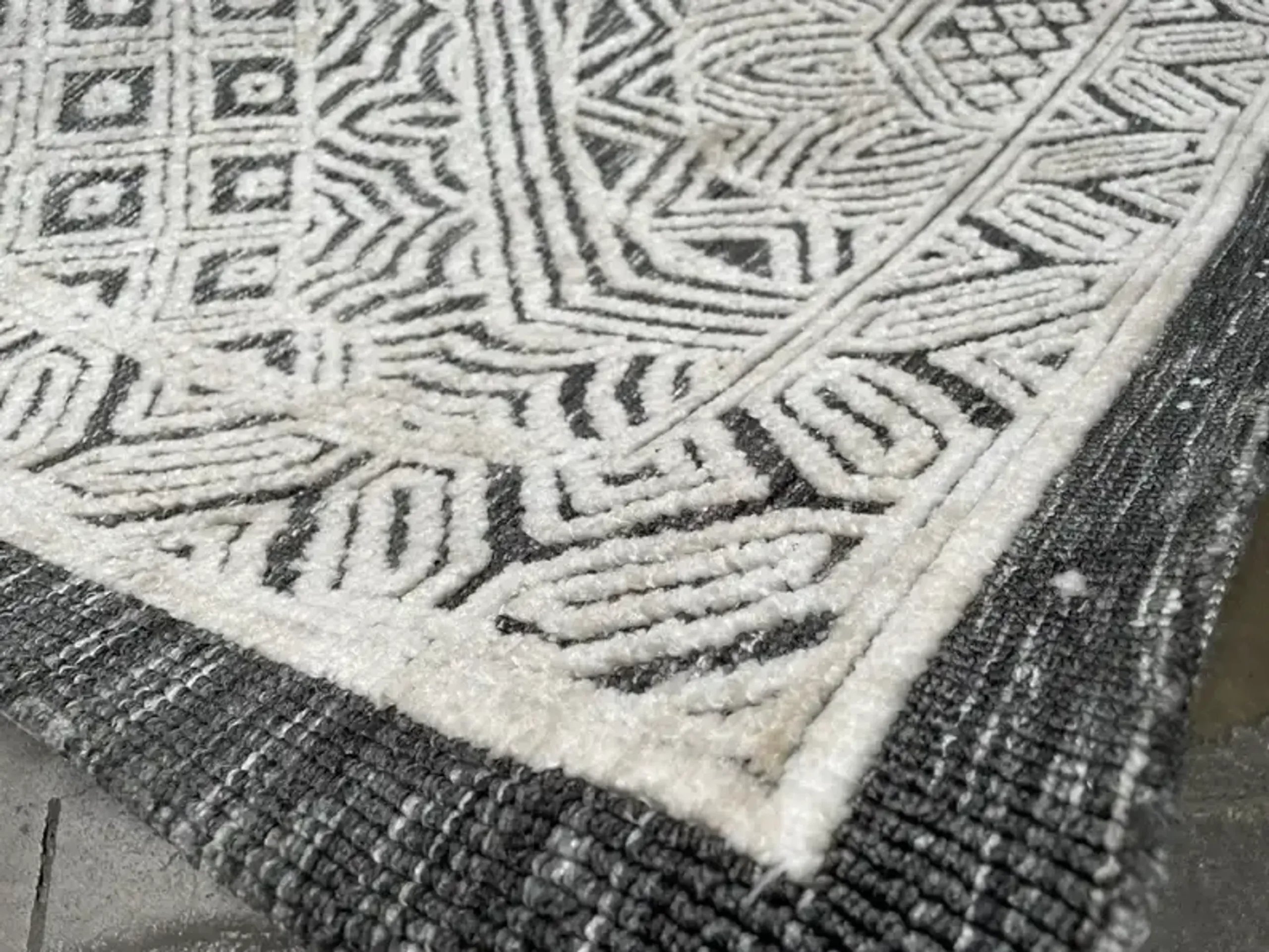 5'3" x7 '6" Feet Beige Grey Boho Soft Plush Tribal Area Rug - Image 4